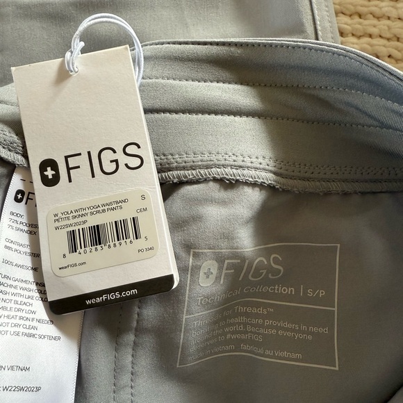 FIGS Yola Petite Skinny Scrub Pant - Picture 3 of 3